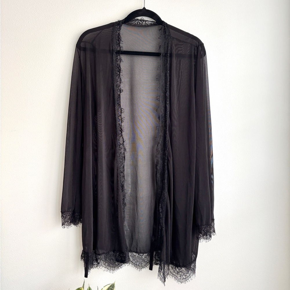VINTAGE COSMOPOLITAN BLACK MESH LACE ROBE